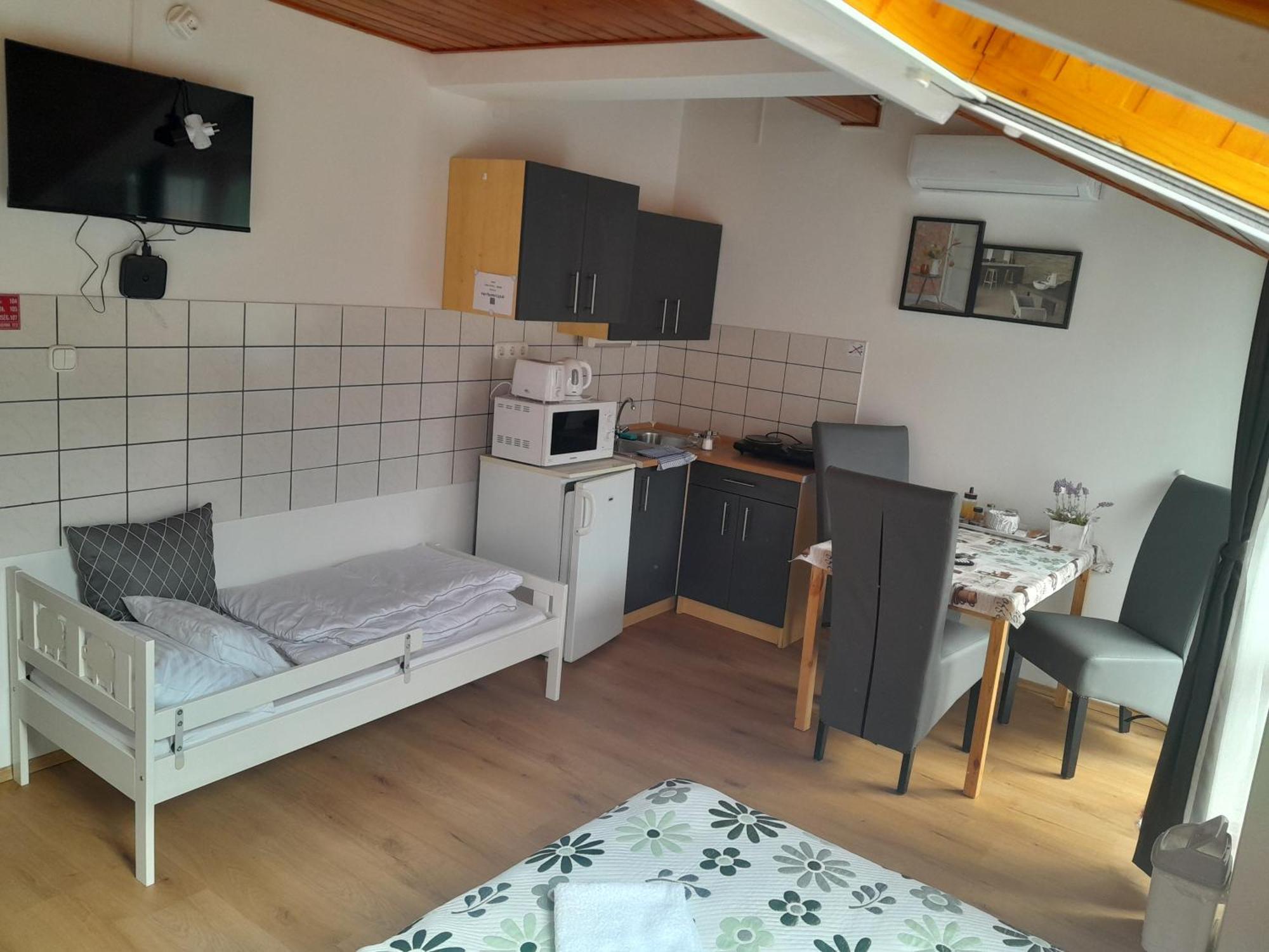 Nyirfa Apartmanhaz Залакарош Екстер'єр фото
